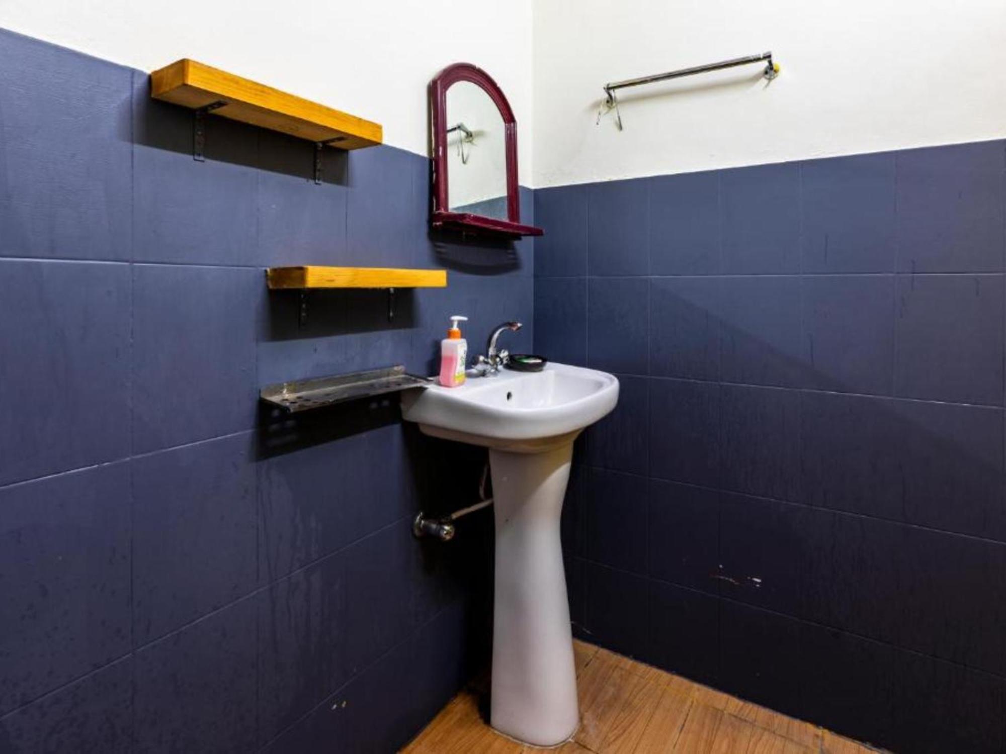 The Hosteller Bir الغرفة الصورة