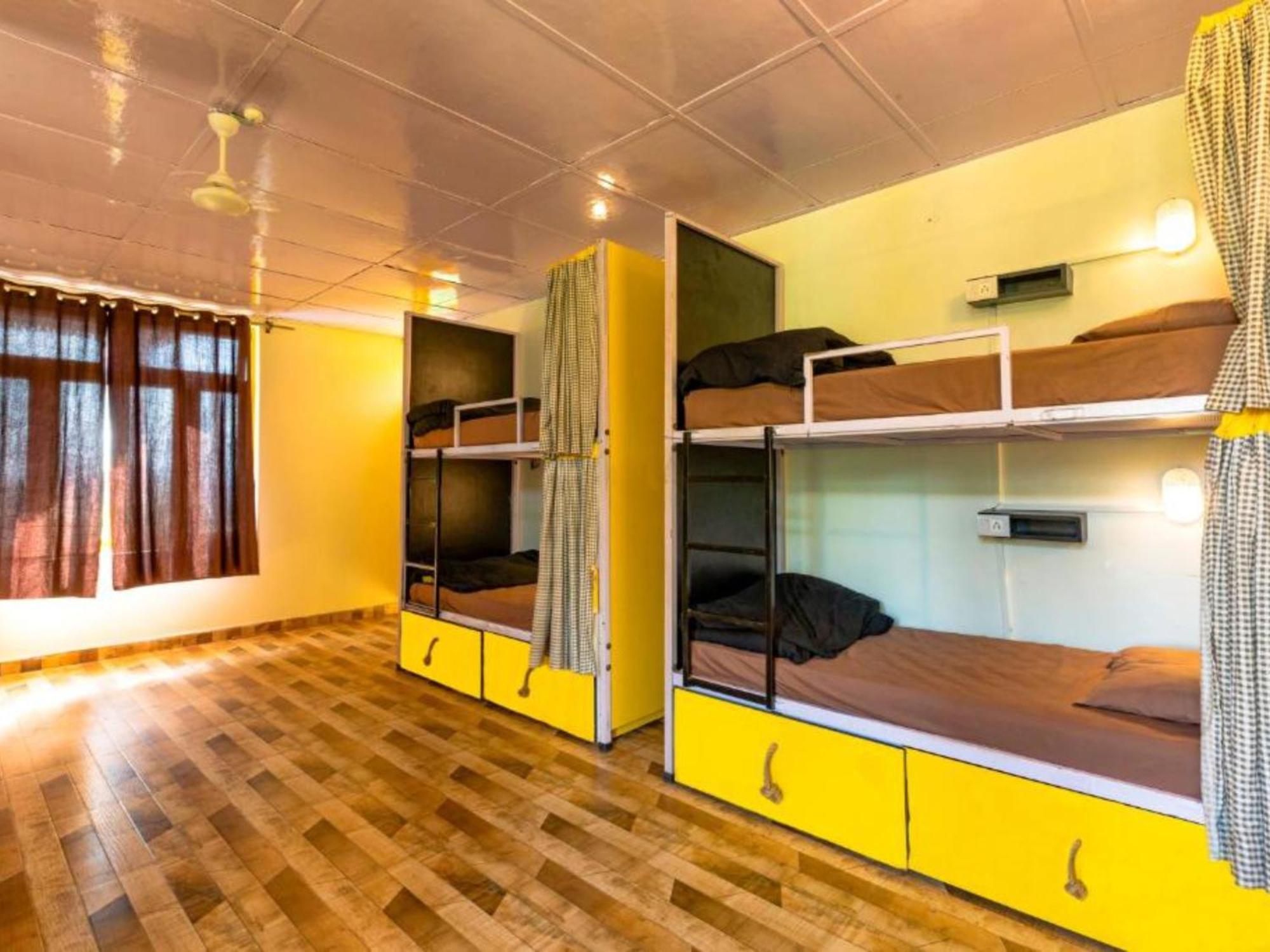 The Hosteller Bir الغرفة الصورة