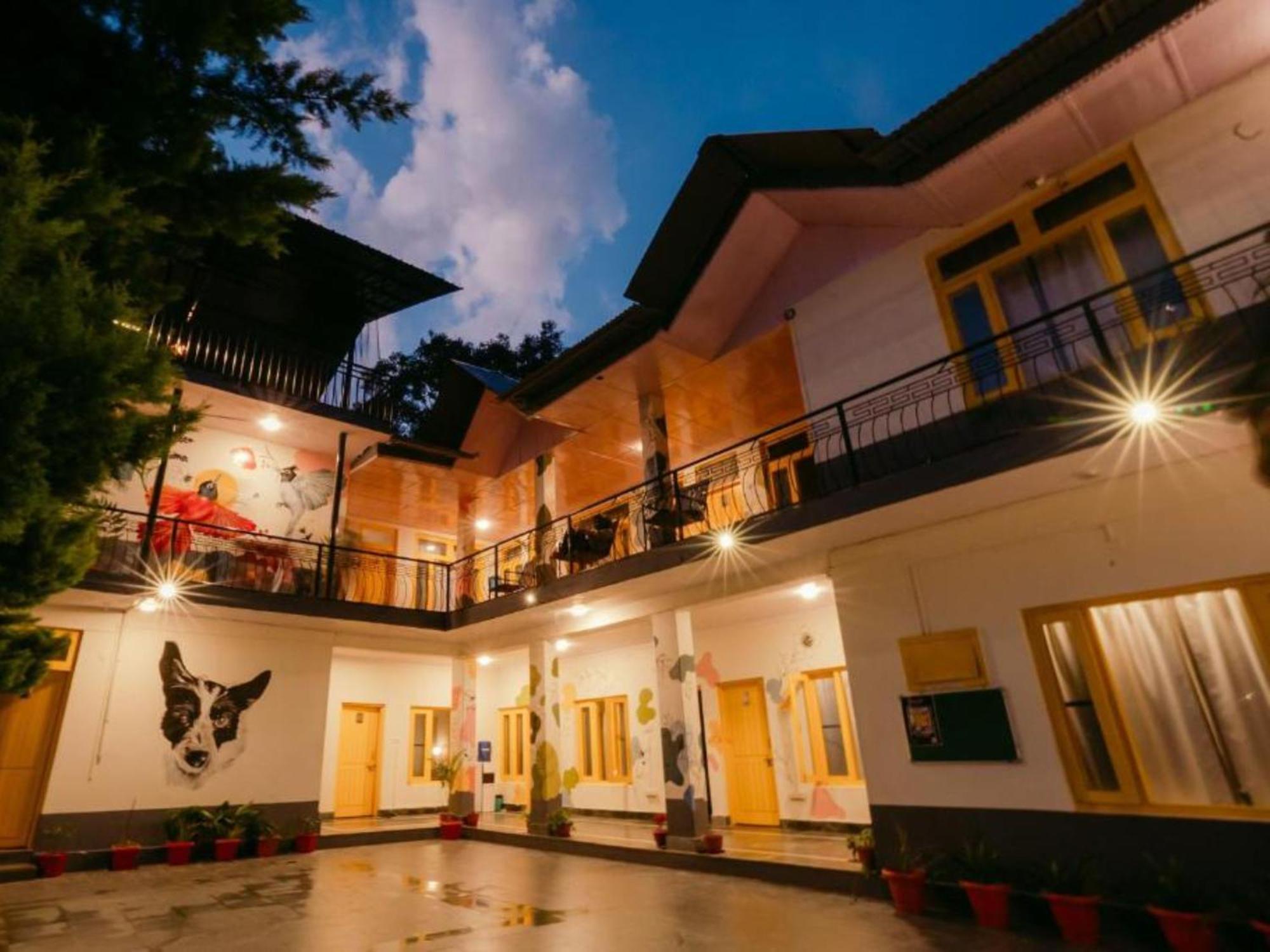 The Hosteller Bir المظهر الخارجي الصورة