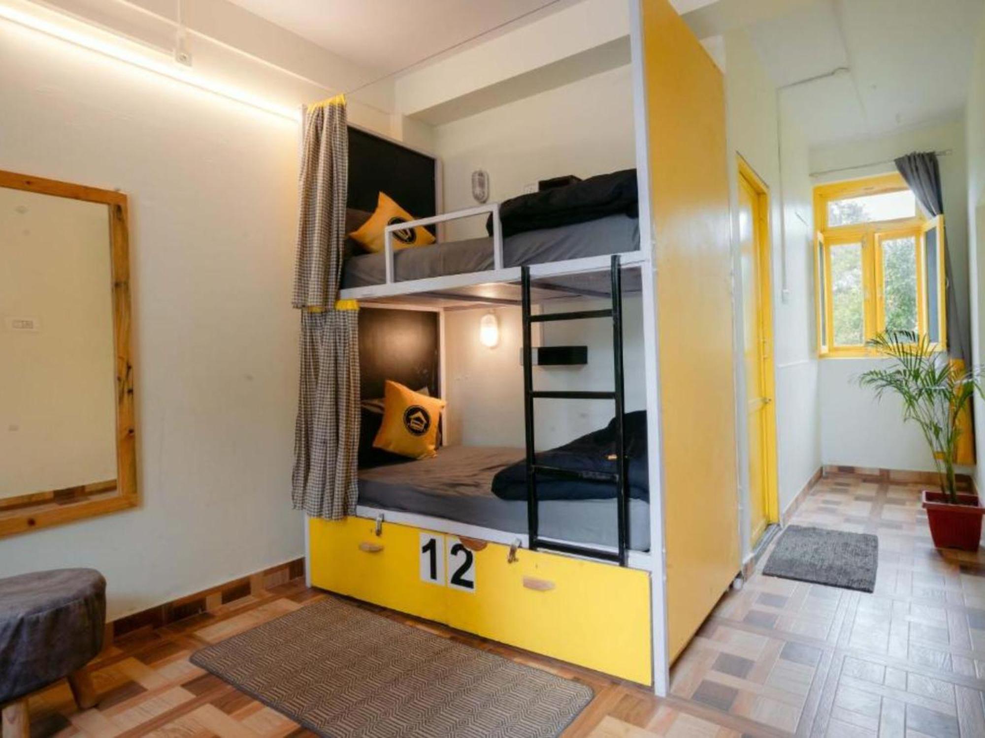 The Hosteller Bir الغرفة الصورة
